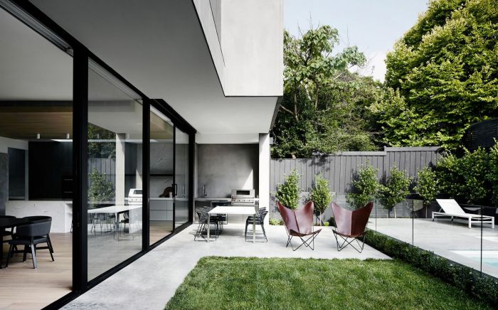 Outdoor kitchen living spaces