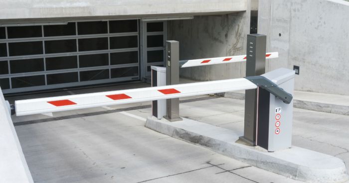 Commercial gate repair