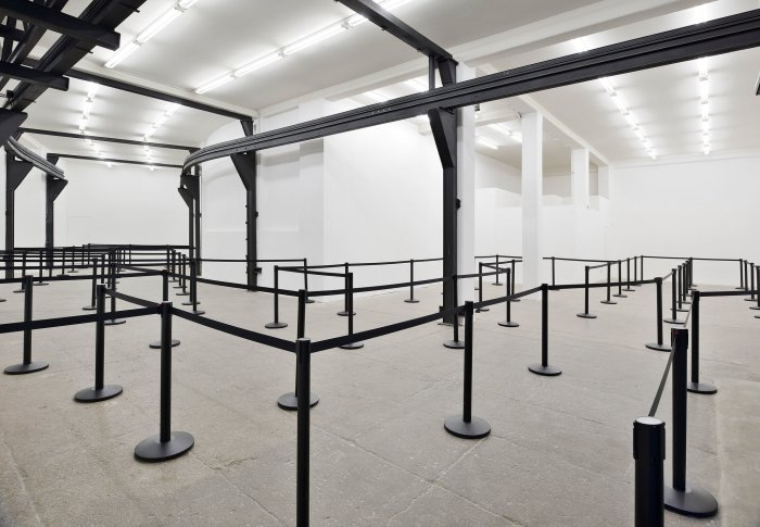 Barriers absolute museum stanchions products artdisplay