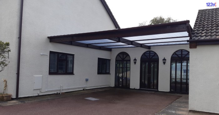 Commercial carport structures